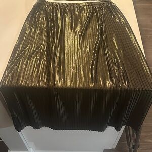 Badgley Mischka Elegant Gold Pleated Skirt